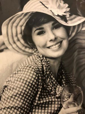 Photo of Janet Desanders smiling